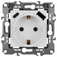 Розетка с заземлением и со шторкой и 2хUSB, без рамки Эра Эра 12 12-4108-01